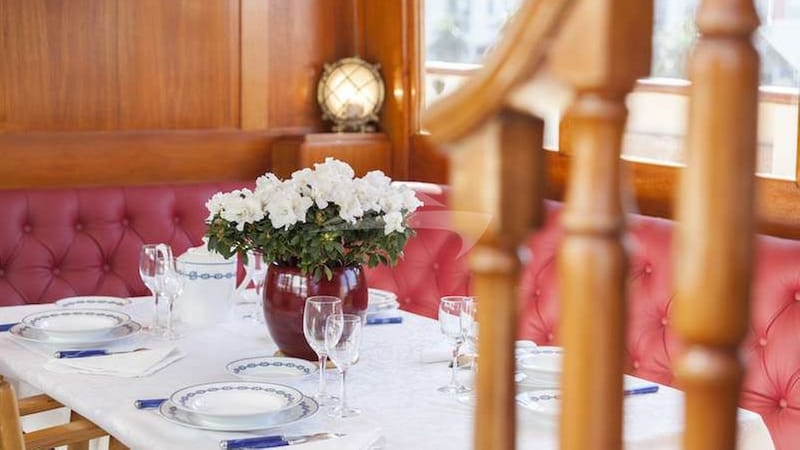 Dining Detail