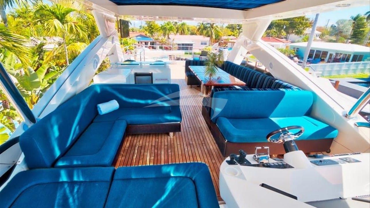 Fly Bridge w/Sunroof