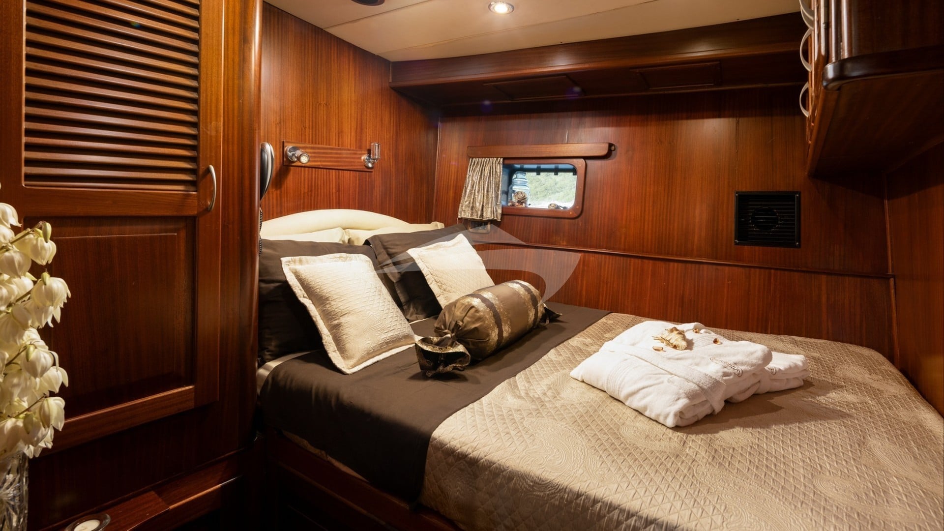 Double Cabin