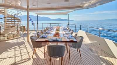 Upper Deck Dining