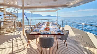 Upper Deck Dining