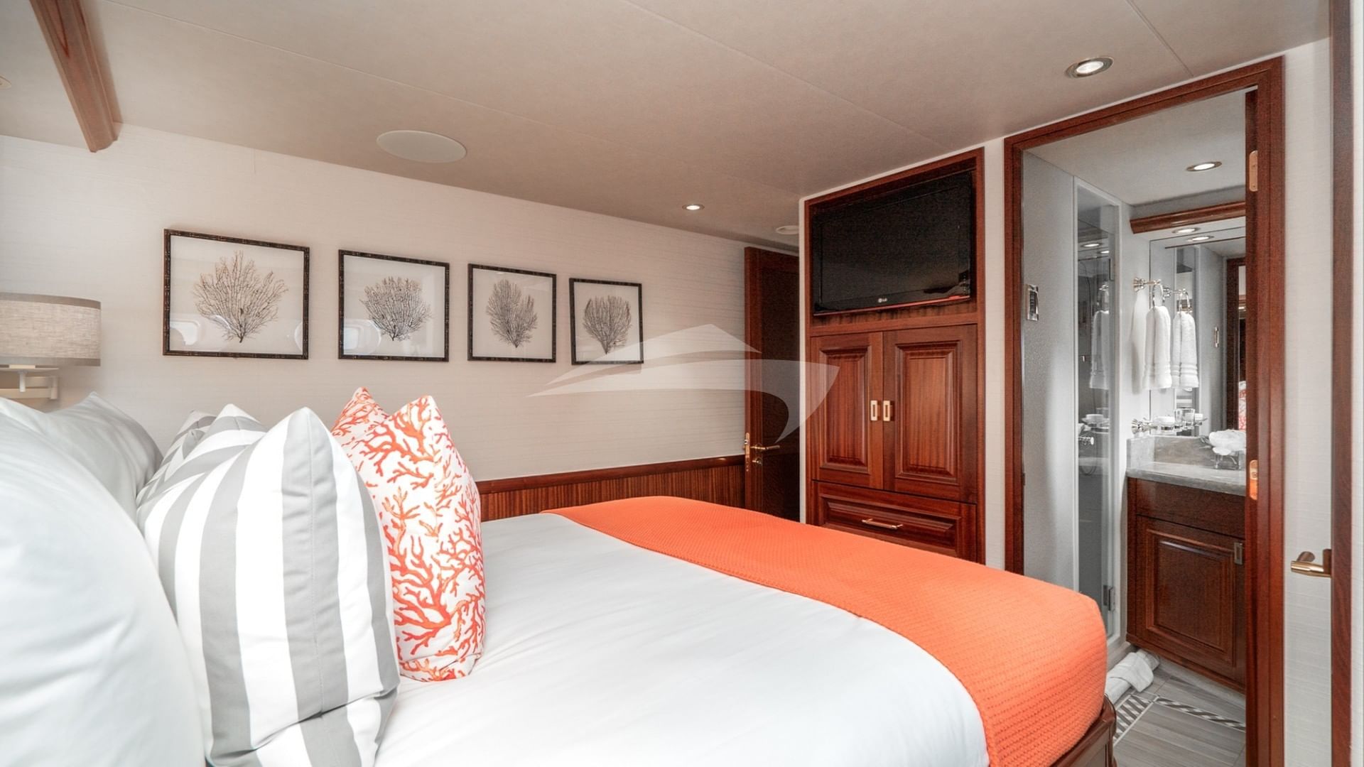 Westport 112 NAUTI N NICE-075