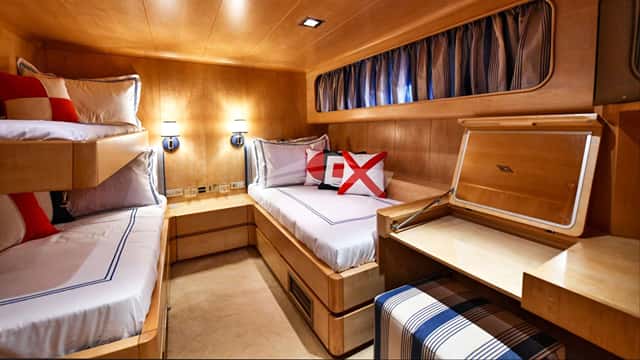 SOMETHING COOL yacht charter photo 2