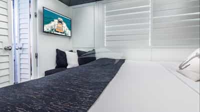 Guest cabin