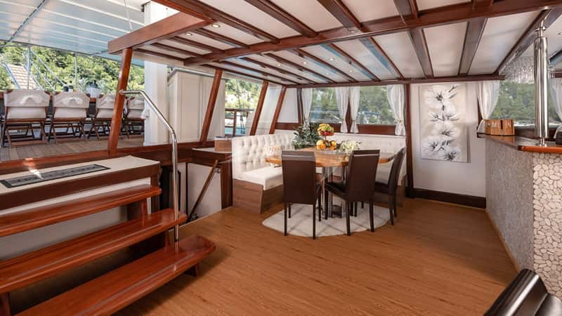 LUCKY YOU 37m sailing yacht charter, photo 9
