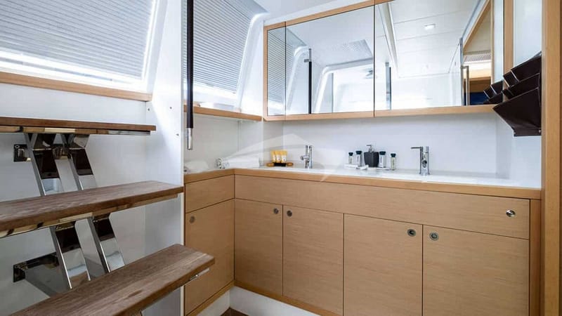 Master Bathroom - Aft Right Cabin