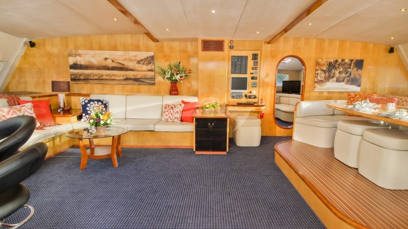 Saloon lounging and formal dining