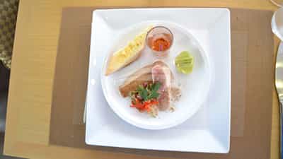 Entre : Tuna Seared Thai basil
