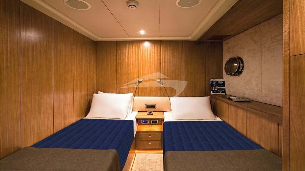 MISS B, photo from the yacht portfolio 11