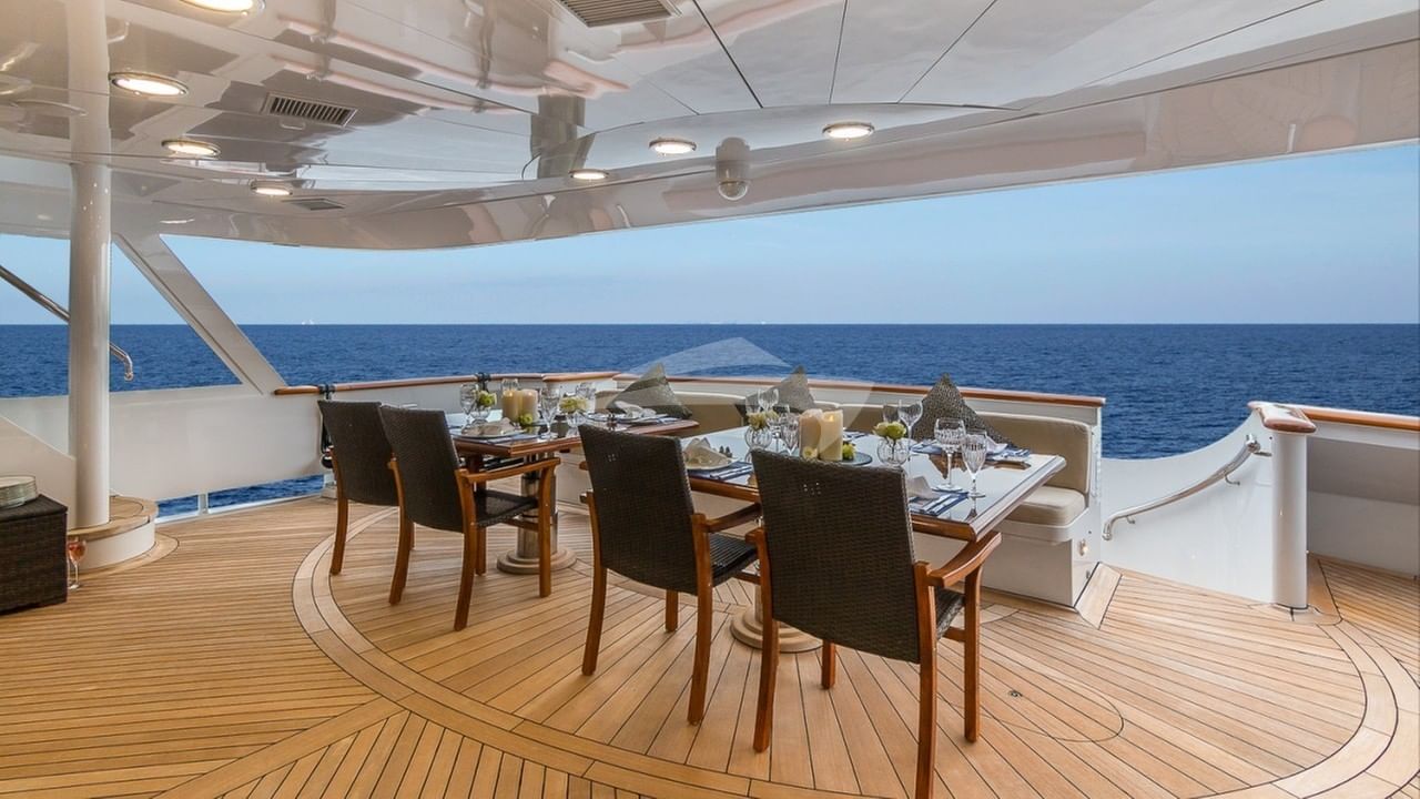 MAIN-AFT-DECK-SPLIT TABLE