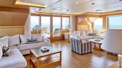 Upper Deck Lounge