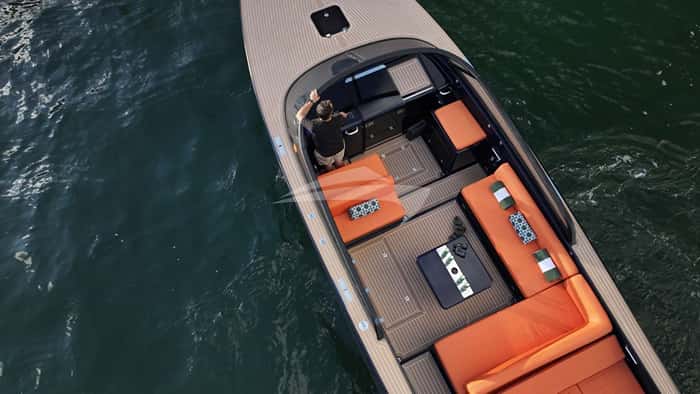 DISCO VOLANTE 12m motor yacht charter, photo 3