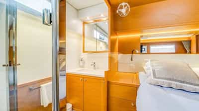 Aft starboard cabin
