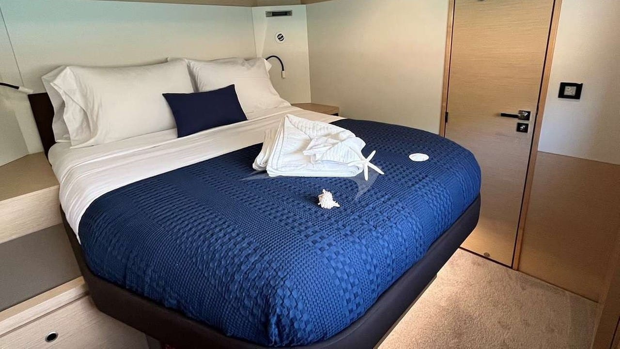 Port forward VIP queen cabin