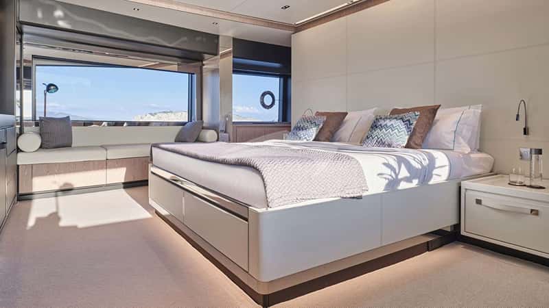 MENANGIO X 28m motor yacht charter, photo 7