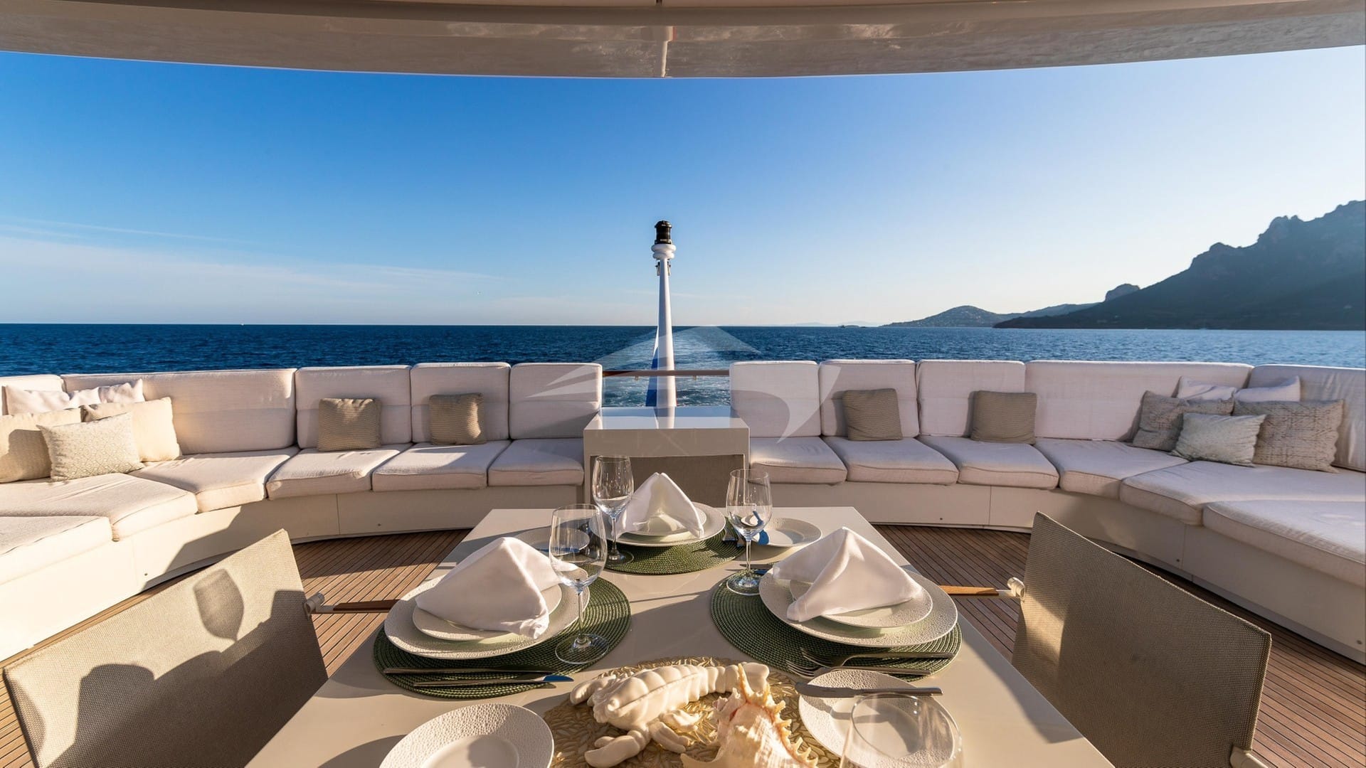 Aft Seating Main Deck