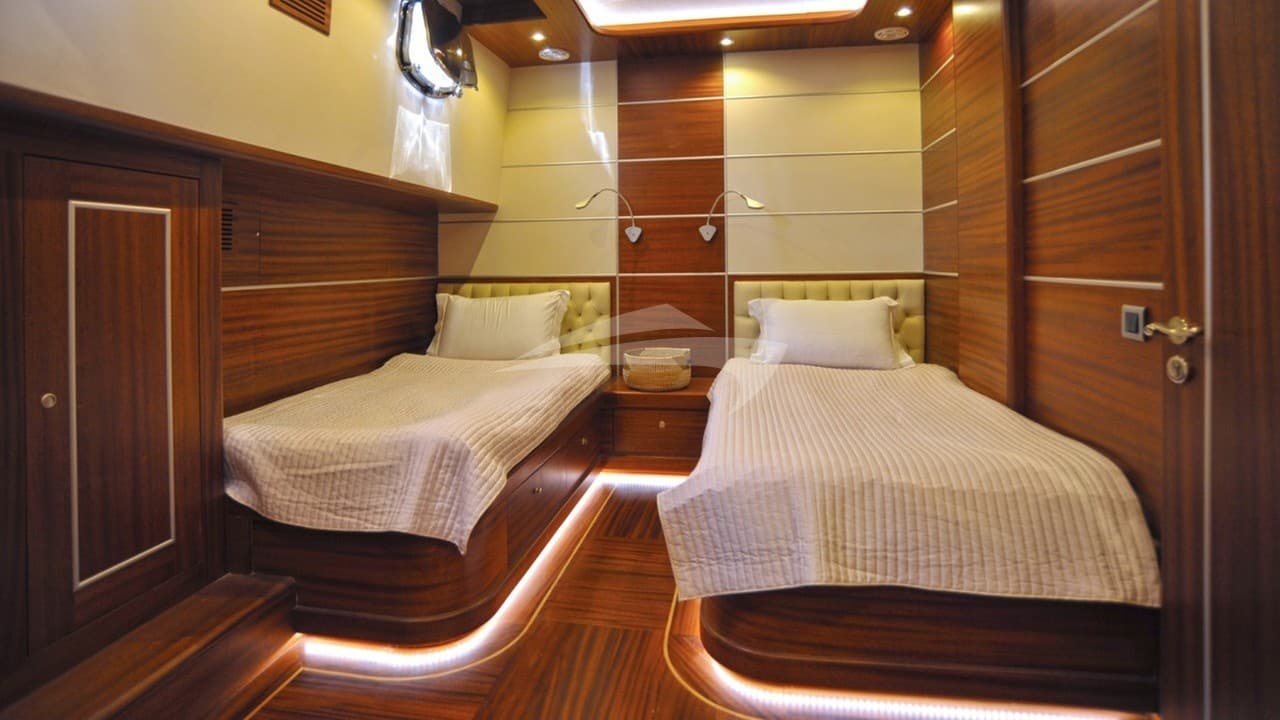 DRAGON FLY, photo from the yacht portfolio 23