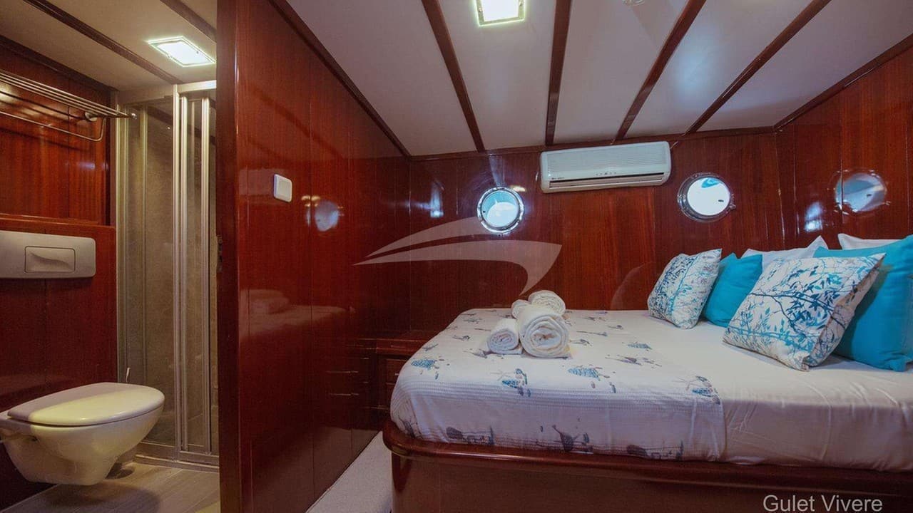 PHOENIX BRONZE, photo from the yacht portfolio 19