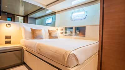 Double cabin bath
