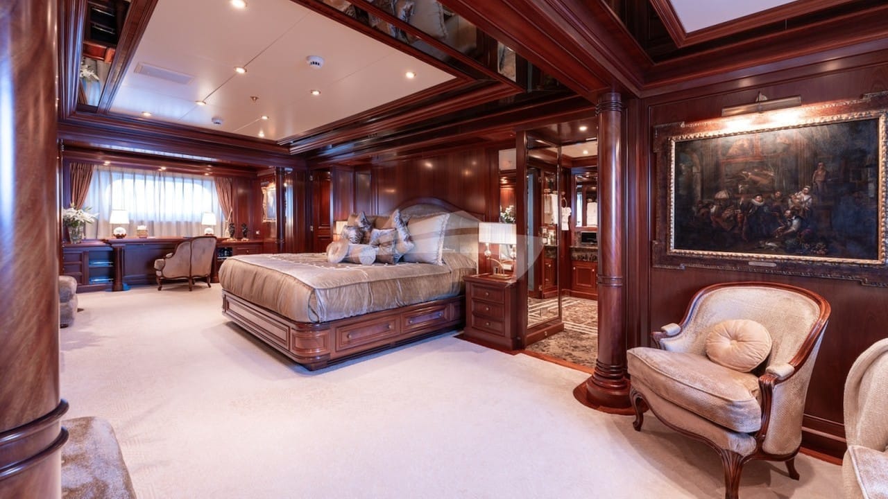 Full beam master suite on main deck