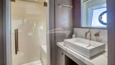 Twin Cabin 2 Bathroom