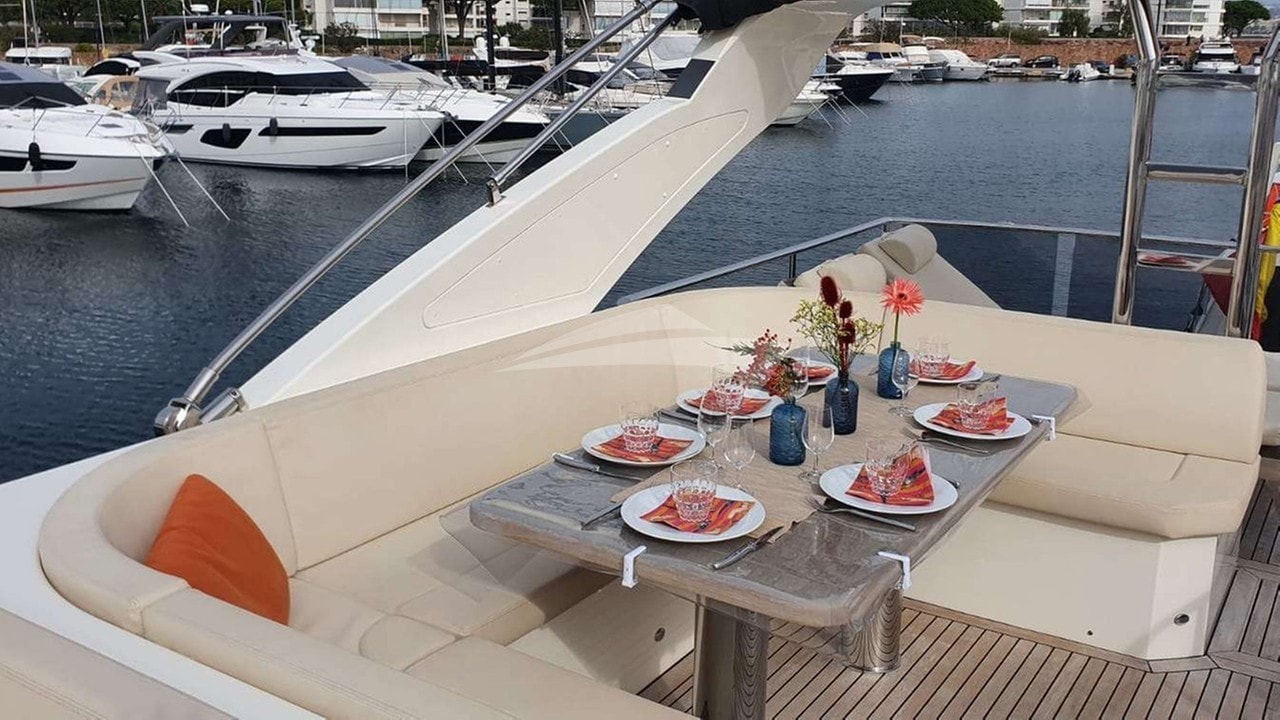 Deck Dining