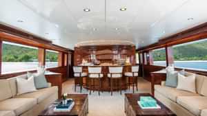 Yacht Charter OUTTA TOUCH