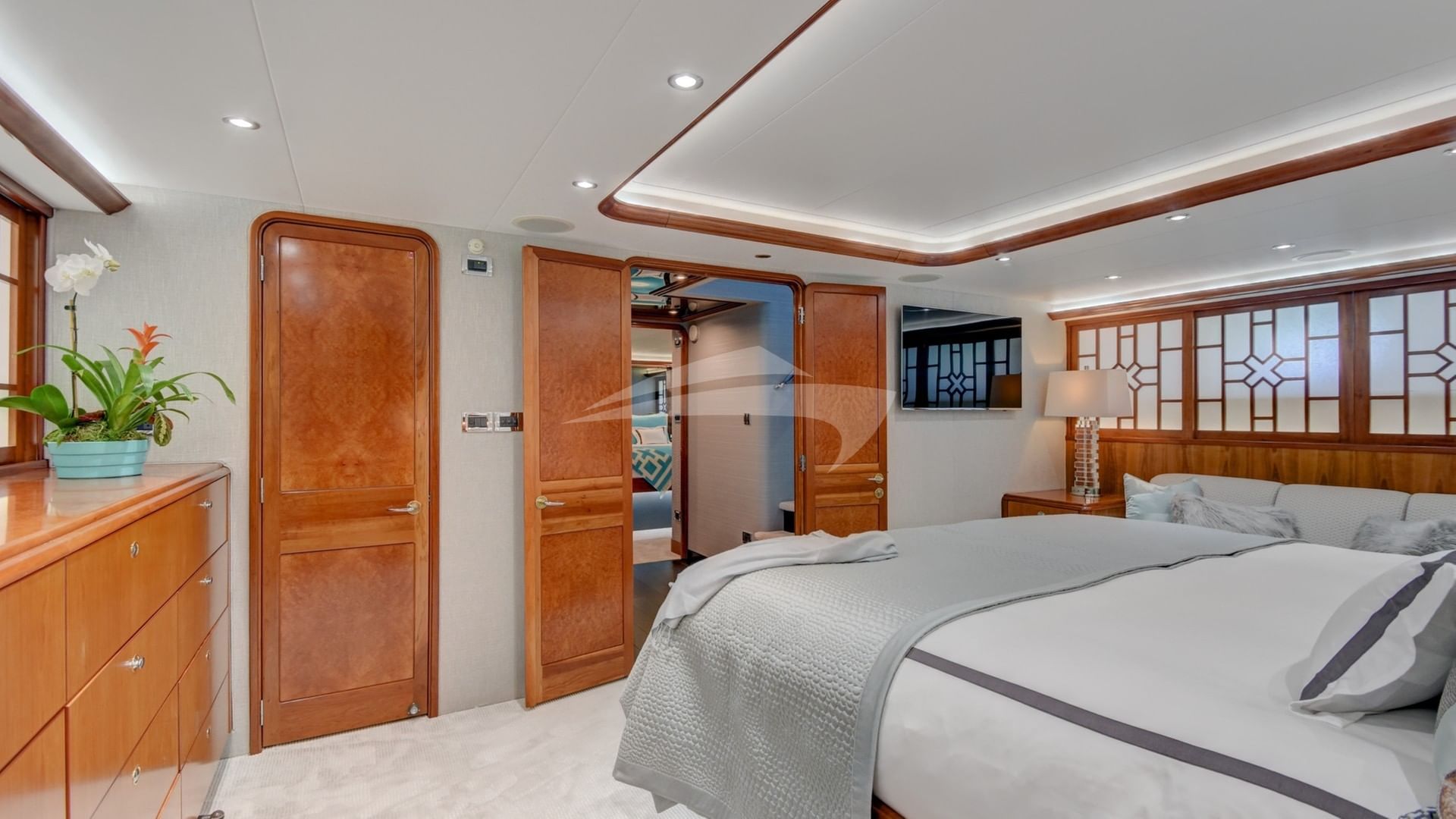 Master stateroom aft