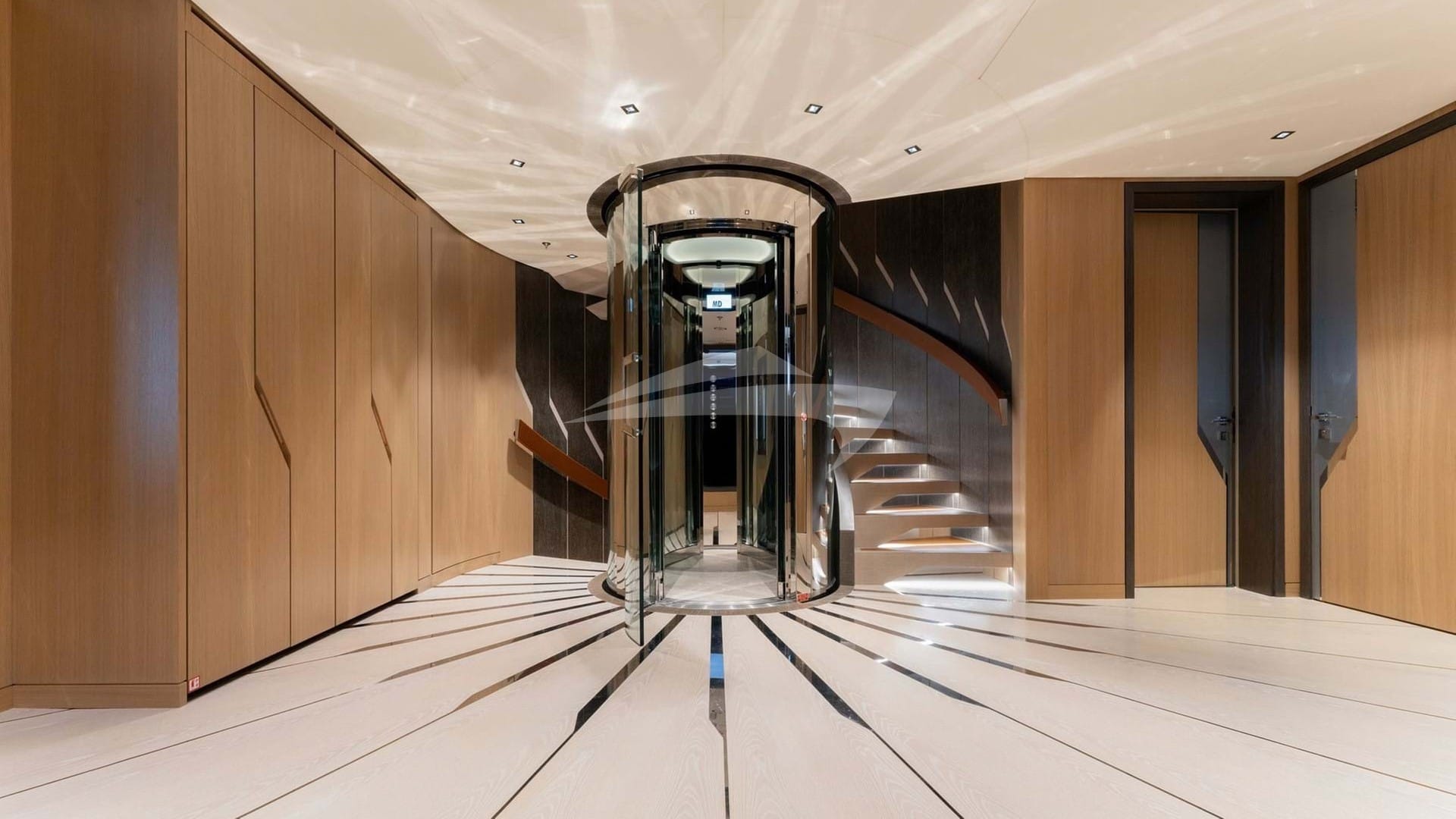 Motor yacht ARTISAN for charter - Main deck foyer