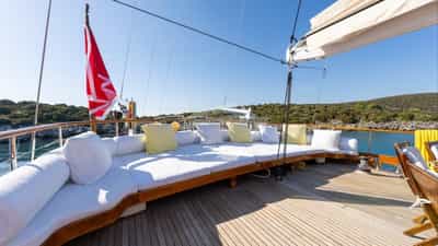 Sun pads aft deck