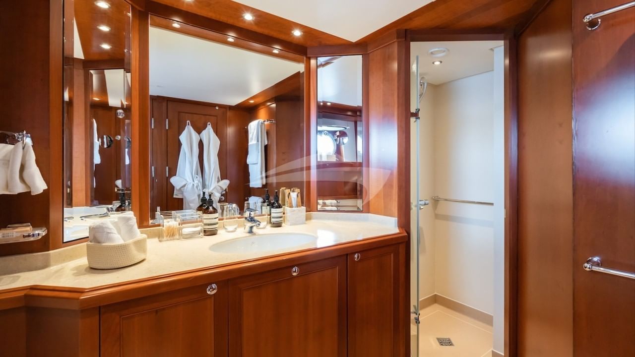 VIP stateroom en suite bathroom