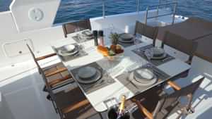 Yacht Charter OVER REEF