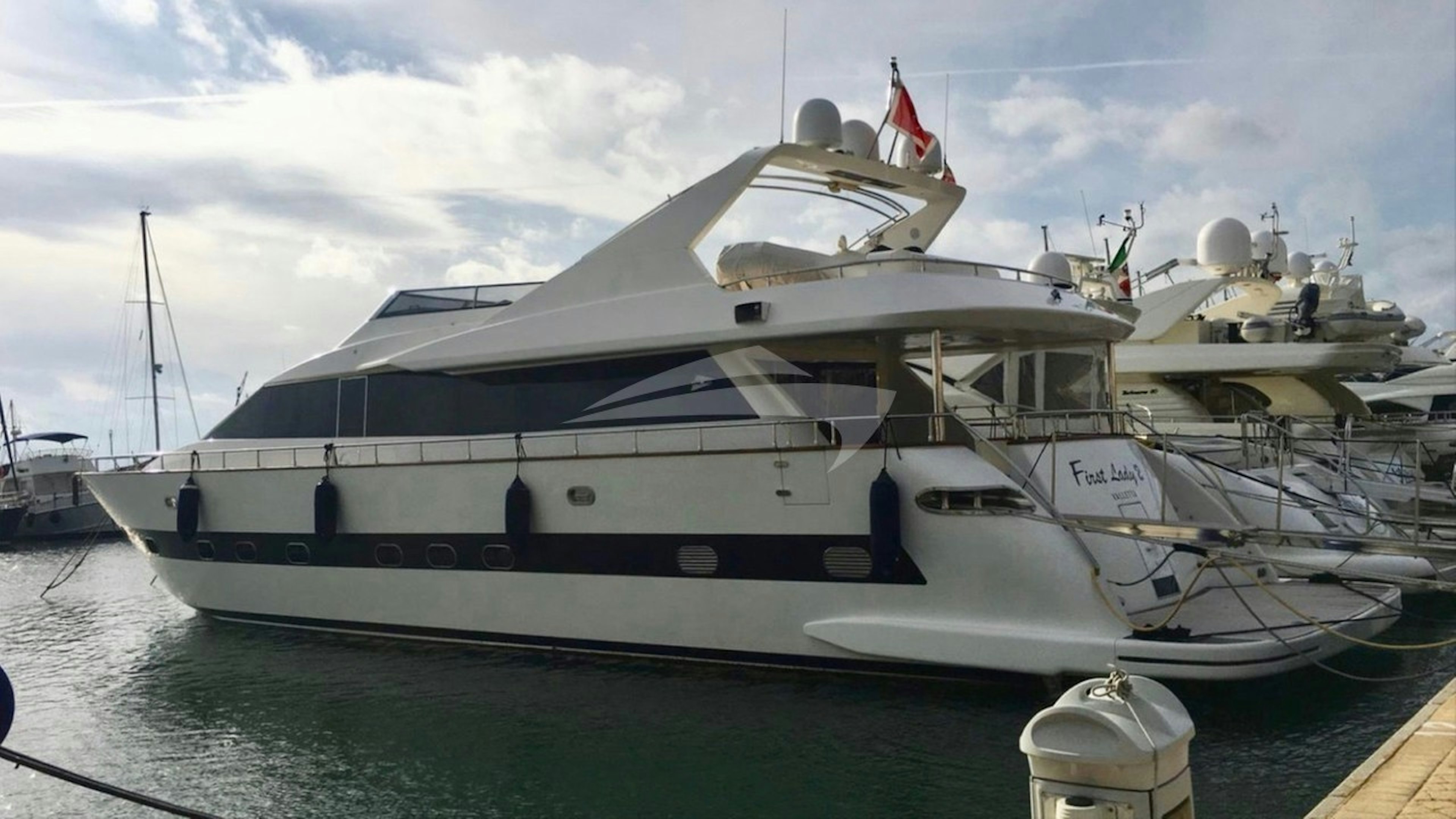 first lady qatar yacht sardegna