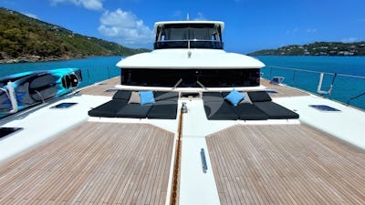 The broad foredeck lounging area