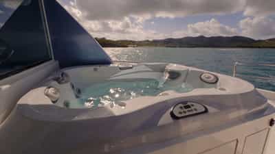 Deck Jacuzzi