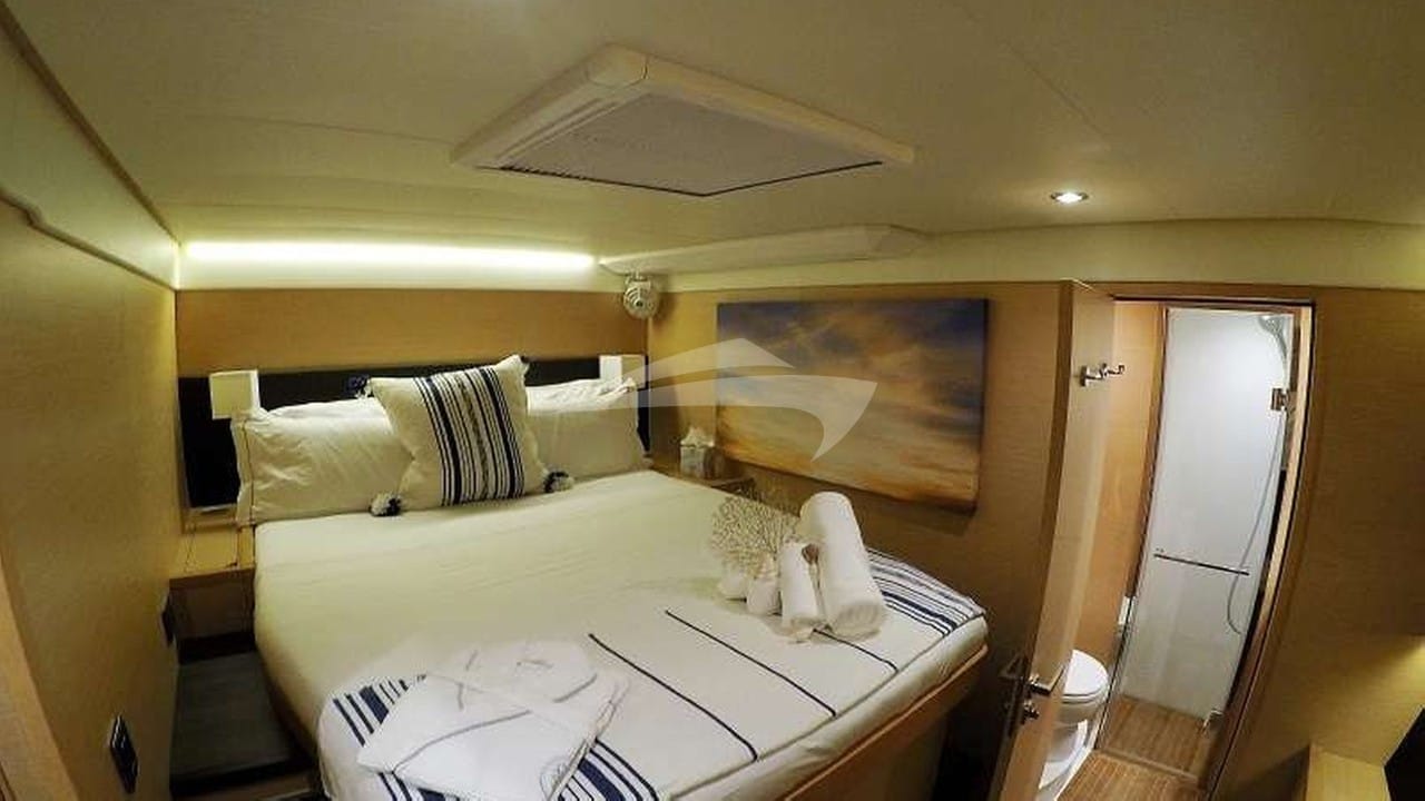 Queen size cabin