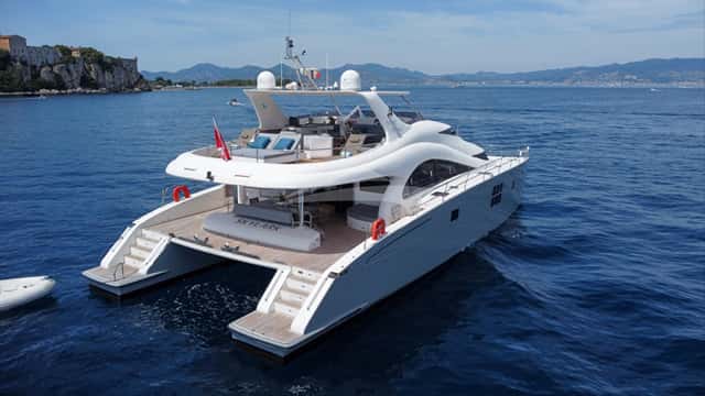 SKYLARK 21m motor yacht for charter