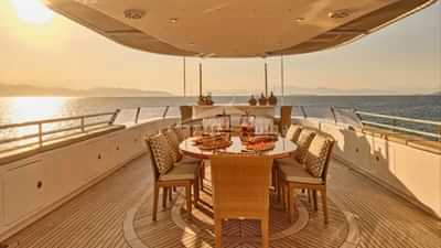 Main Deck Aft Dining