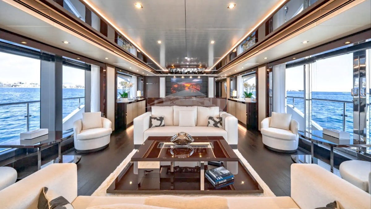 Saloon Saloon