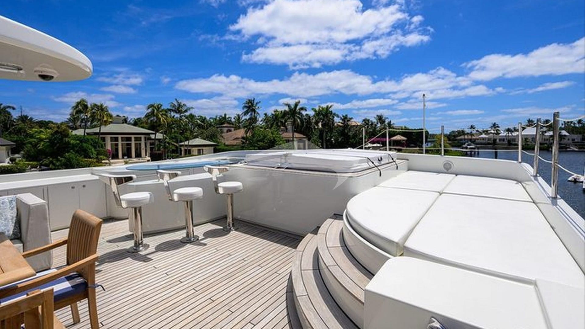 Deck Jacuzzi
