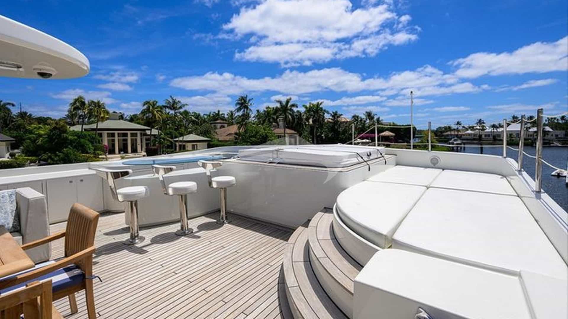 Deck Jacuzzi