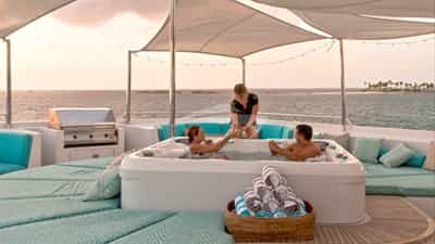 Deck Jacuzzi