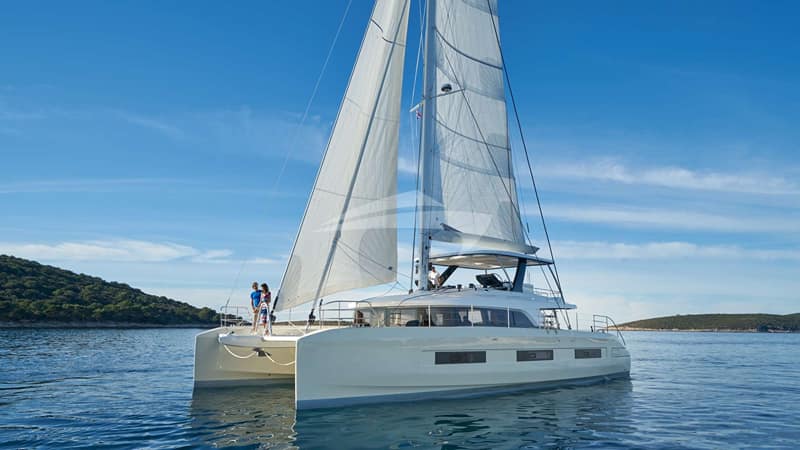 AMADA MIA, Sail