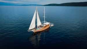 Yacht Charter ANDEO With Worth Avenue Yachts