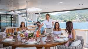 Main deck al fresco dining