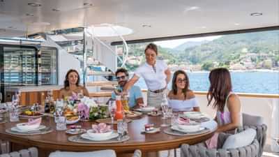Main deck al fresco dining