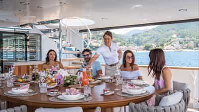 Main deck al fresco dining