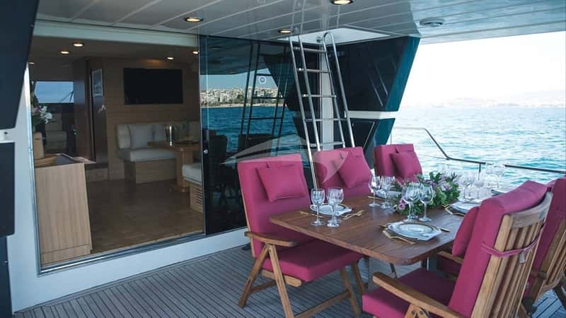 TEMPTATION 20m motor yacht charter, photo 4
