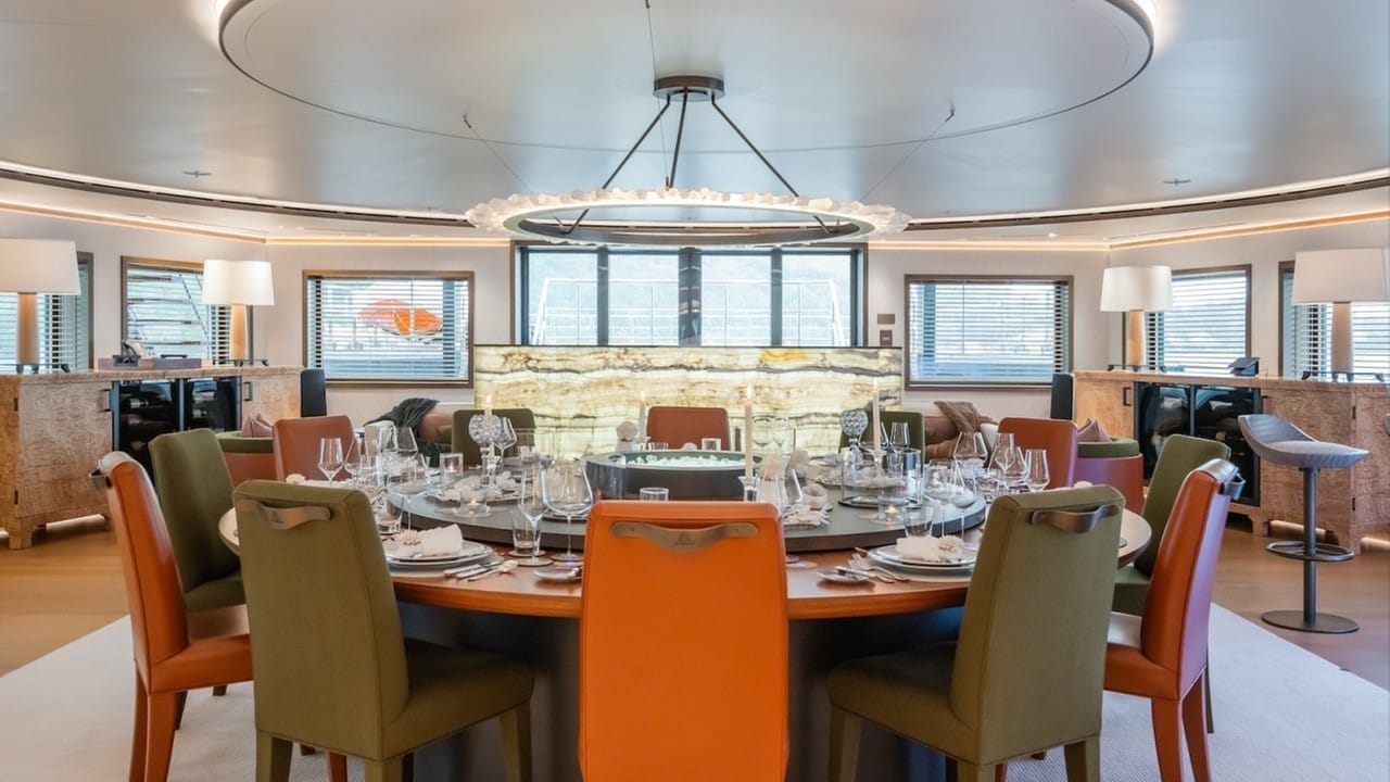 Main saloon fine dining