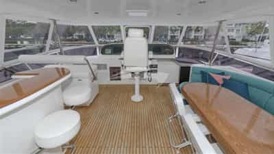 Flybridge with bar